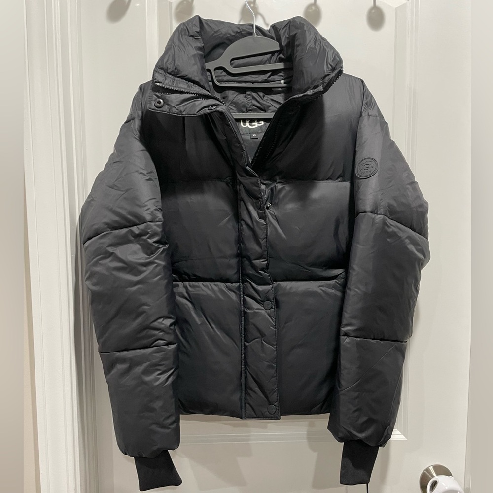 UGG Vickie Black Puffer Jacket Size XS - Picture 6 of 10